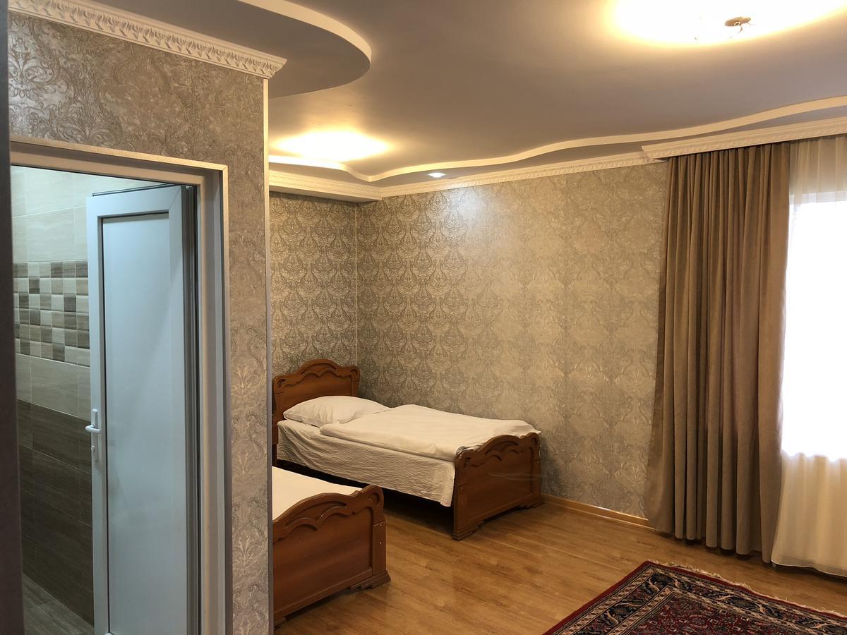 Guest House Tasunia Kutaisi Bagian luar foto