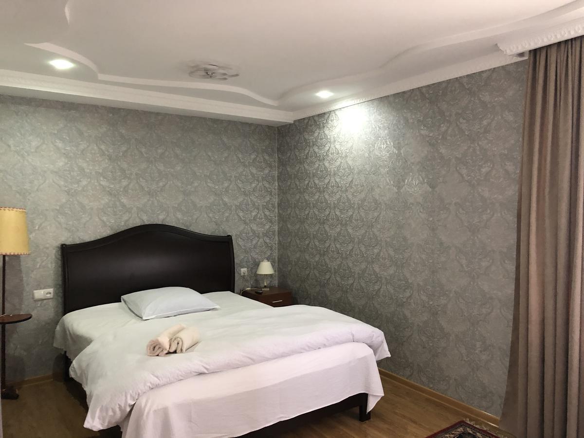 Guest House Tasunia Kutaisi Bagian luar foto
